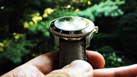 آموزش جهت یابی با ساعت مچی