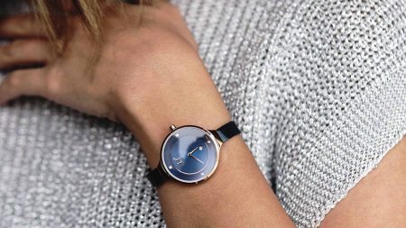 انواع شیشه ساعت های مچی؛ بهترین جنس شیشه ساعت مچی کدام است؟