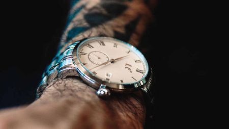 با انواع عقربه ساعت مچی و ویژگی‌های خاص آنها آشنا شوید